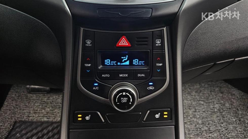 Hyundai Avante — miniaturë 12