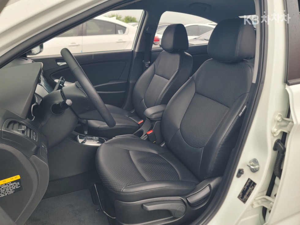 Hyundai Accent — miniaturë 11
