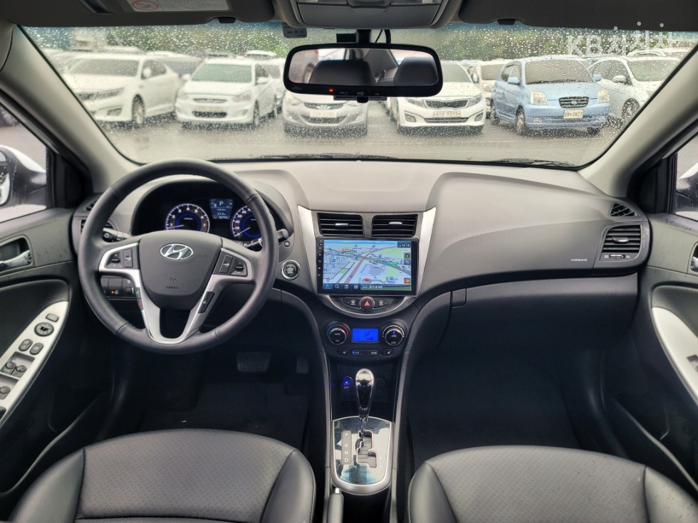 Hyundai Accent — miniaturë 13