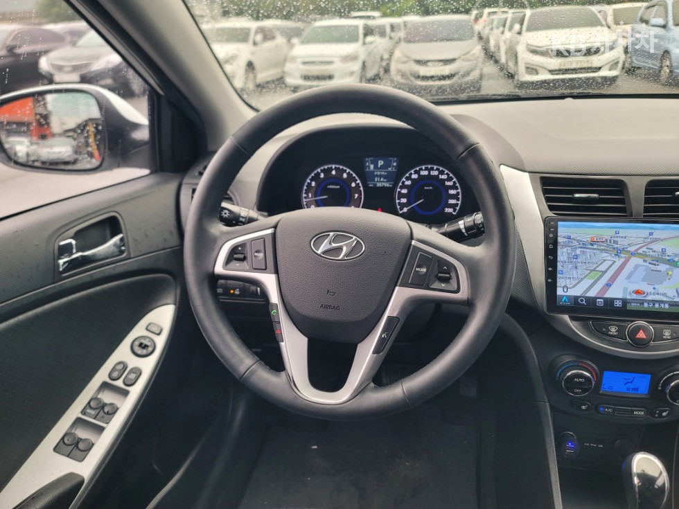 Hyundai Accent — miniaturë 14