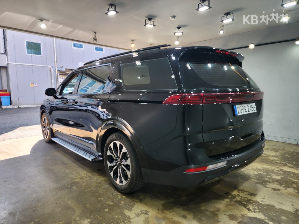 Kia Carnival — miniaturë 5