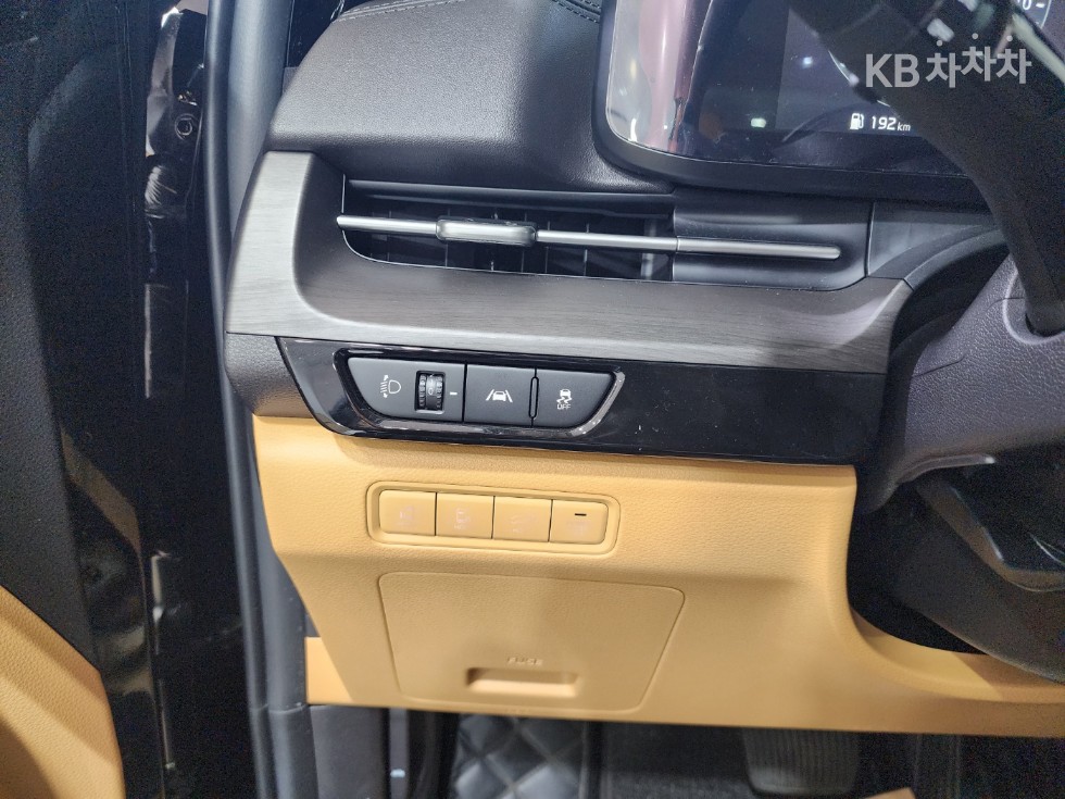 Kia Carnival — miniaturë 11