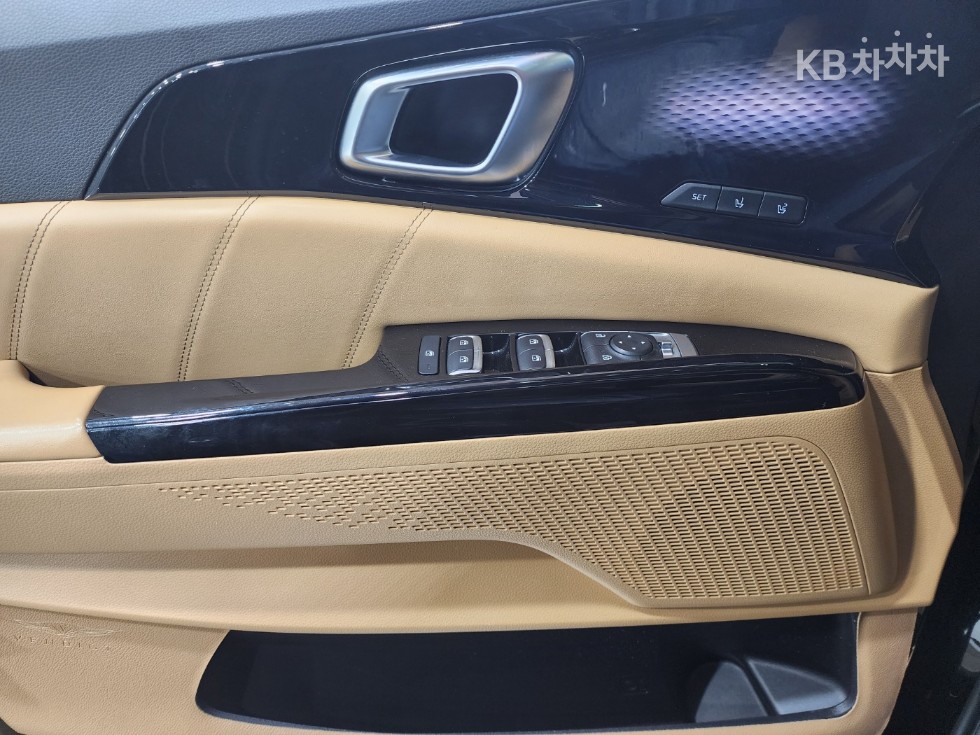 Kia Carnival — miniaturë 12