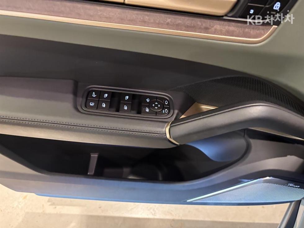 Porsche Cayenne — miniaturë 11