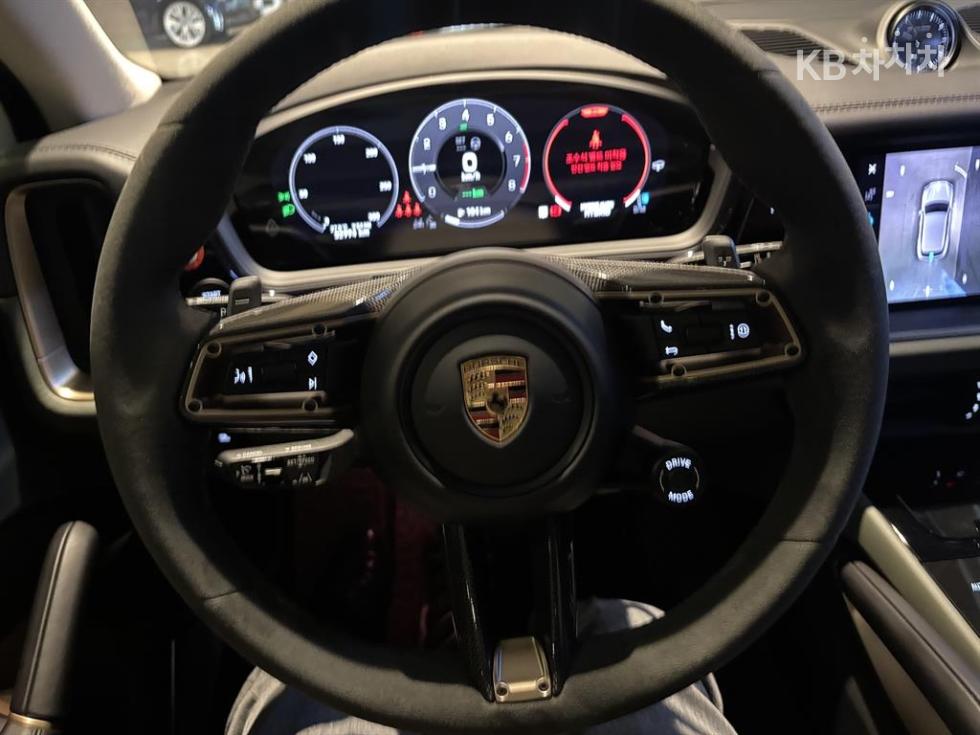 Porsche Cayenne — miniaturë 13
