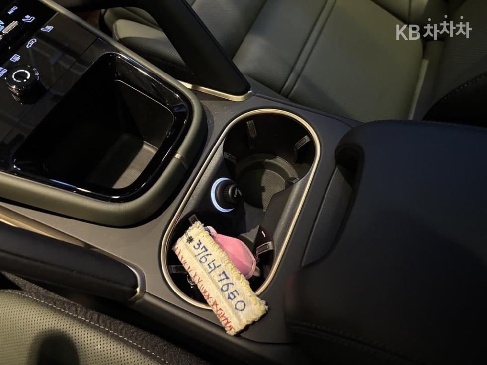 Porsche Cayenne — miniaturë 16