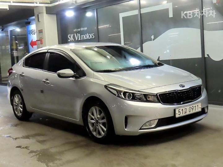 Kia K3 Trendy — foto 1