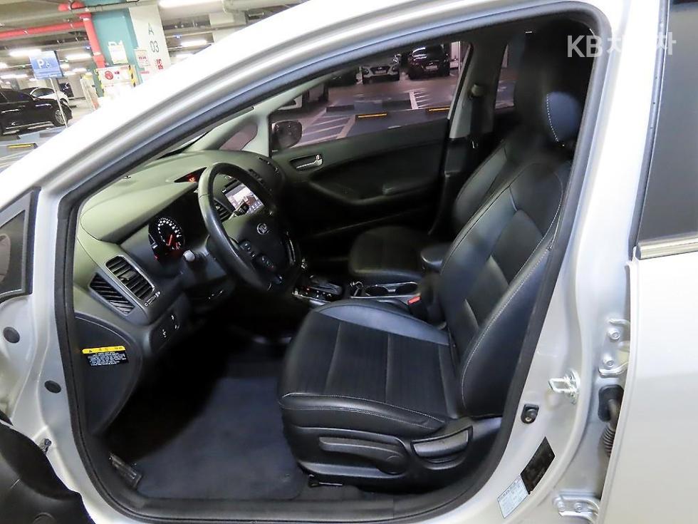Kia K3 — miniaturë 6
