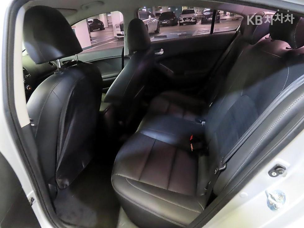 Kia K3 — miniaturë 7