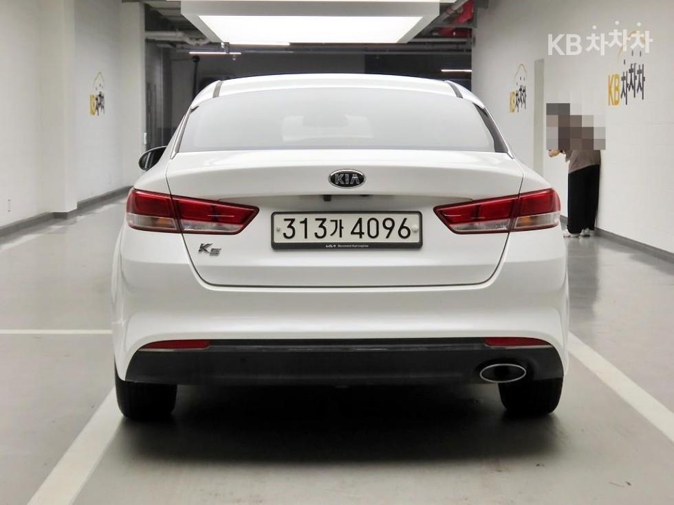 Kia K5 — miniaturë 3