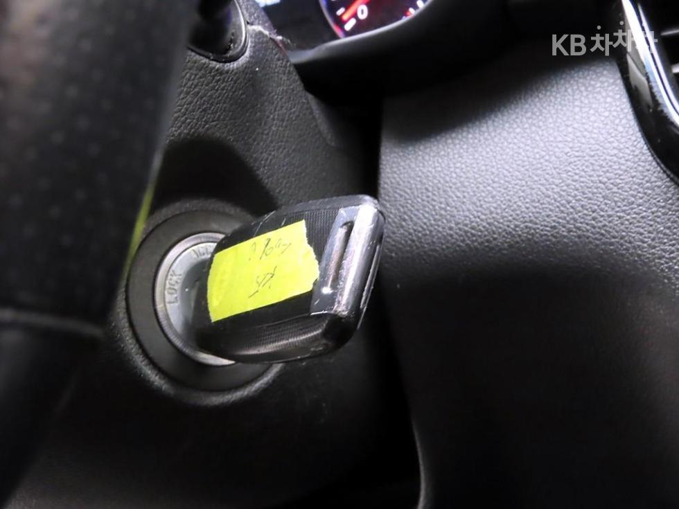Kia K5 — miniaturë 18