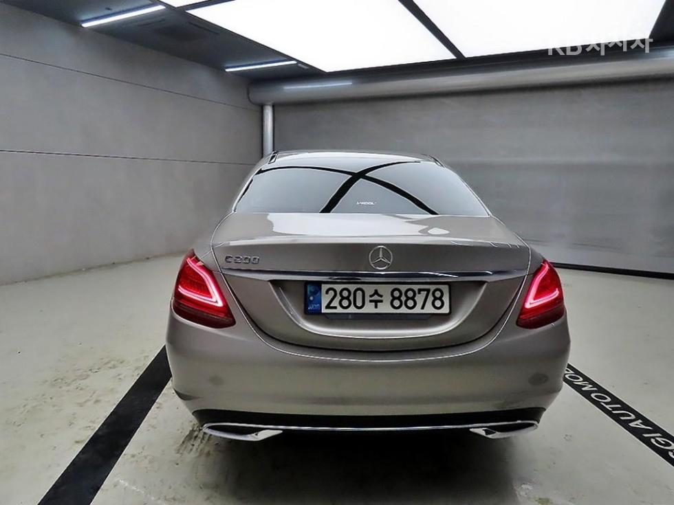 2020 Mercedes-Benz C photo