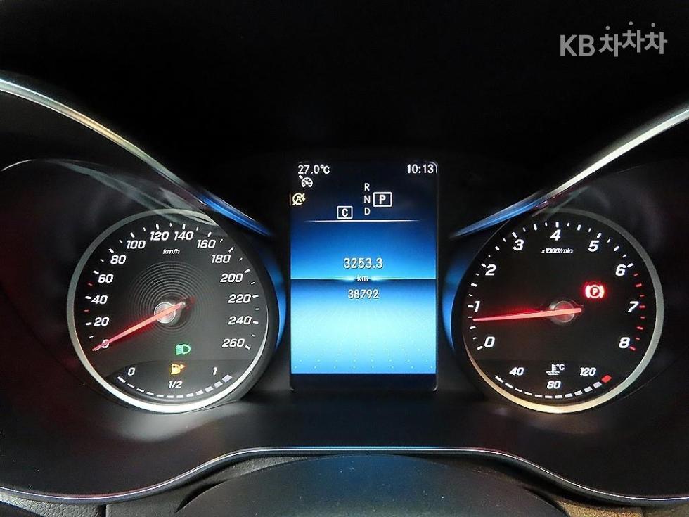 2020 Mercedes-Benz C photo