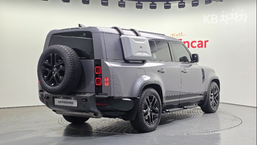 Land Rover Defender — miniaturë 2