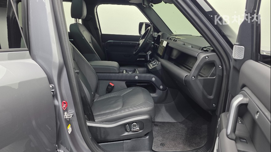 Land Rover Defender — miniaturë 3