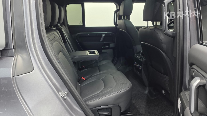 Land Rover Defender — miniaturë 4
