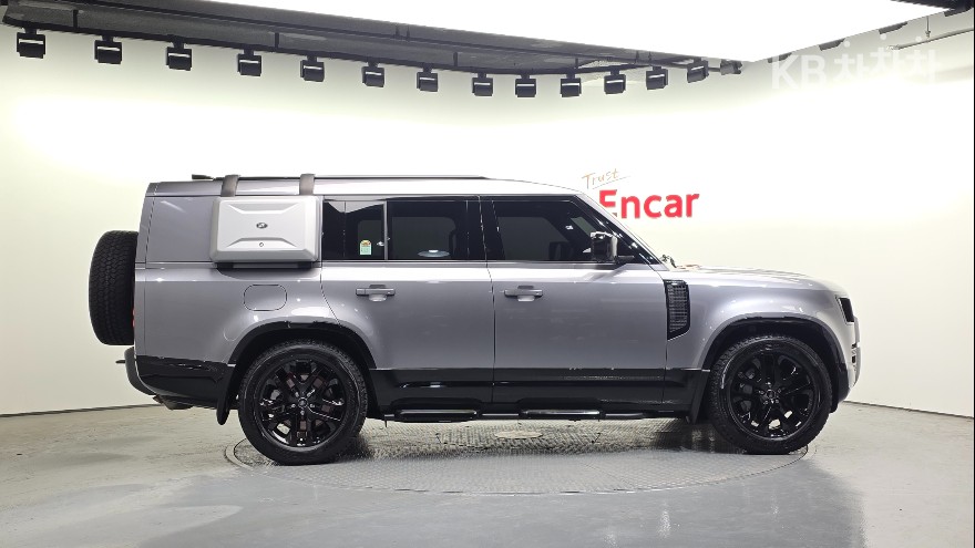 Land Rover Defender — miniaturë 5