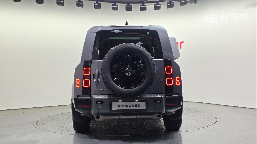 Land Rover Defender — miniaturë 6