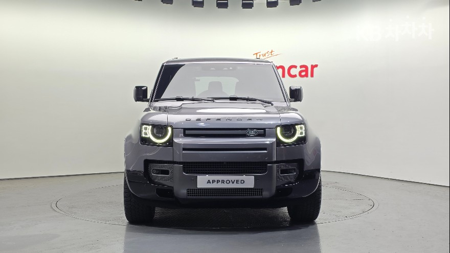 Land Rover Defender — miniaturë 7