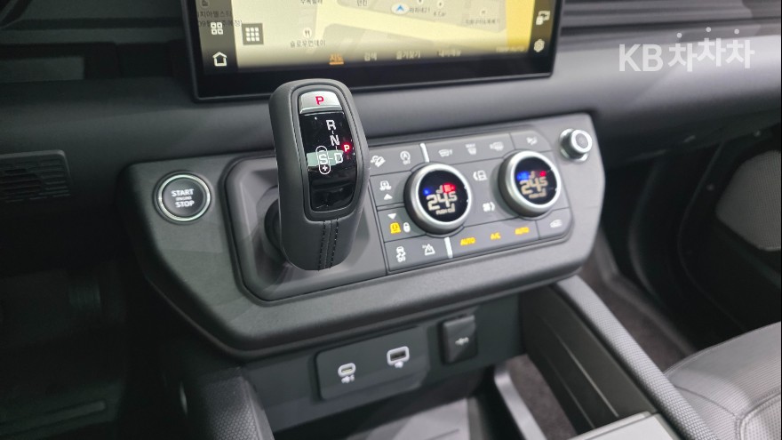 Land Rover Defender — miniaturë 13