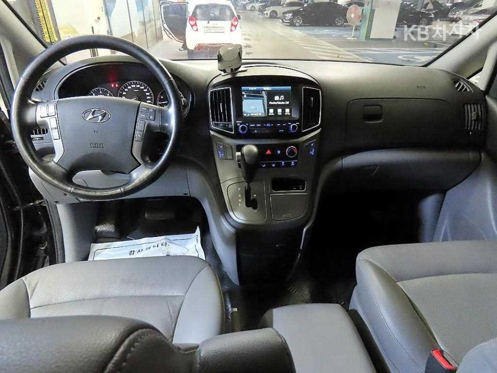 Hyundai Starex — miniaturë 10