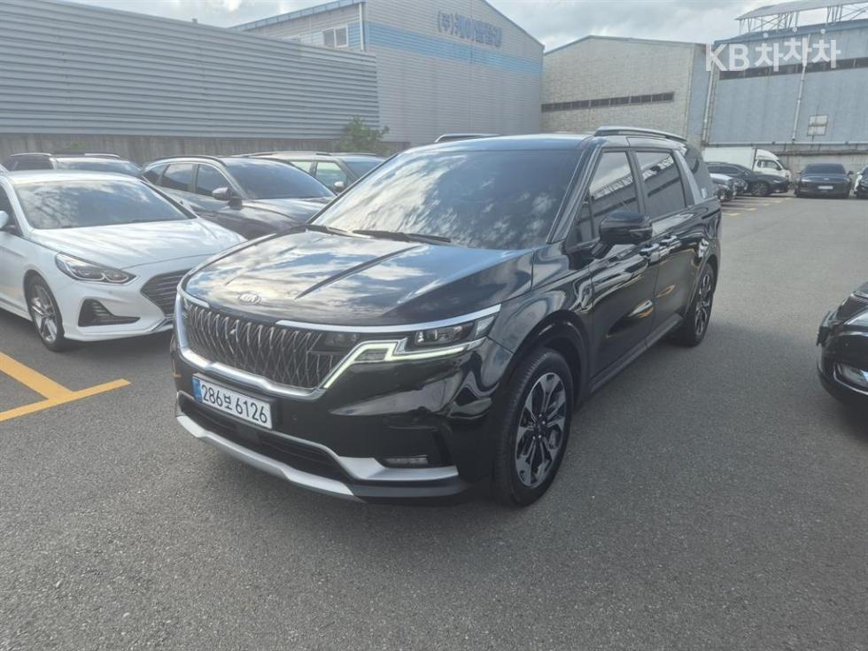 Kia Carnival — miniaturë 2