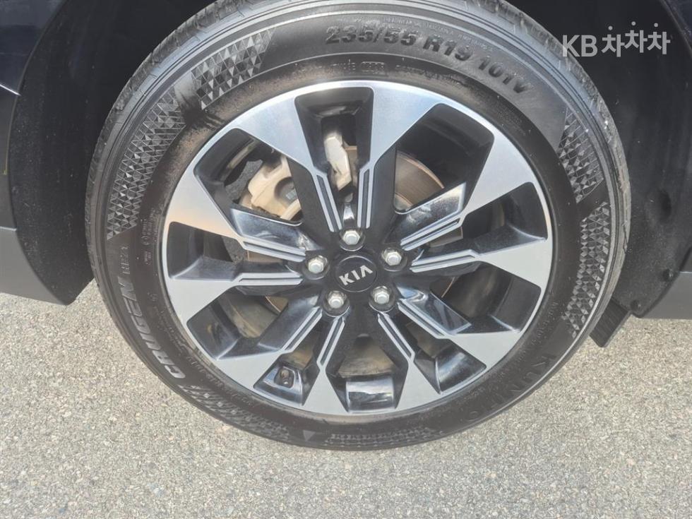 Kia Carnival — miniaturë 6