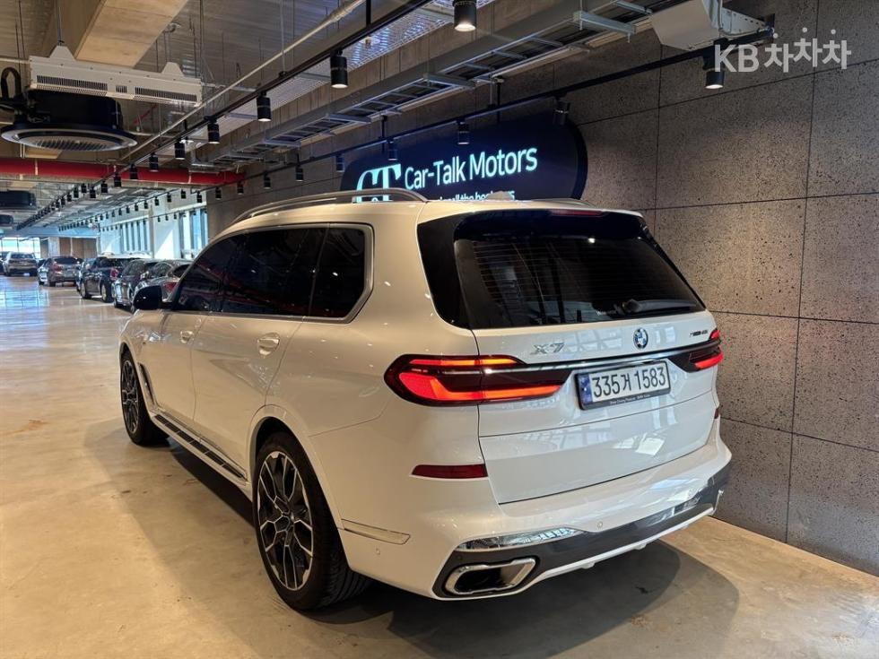 BMW X7 — miniaturë 3