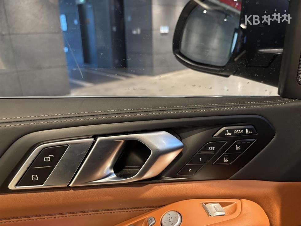 BMW X7 — miniaturë 7