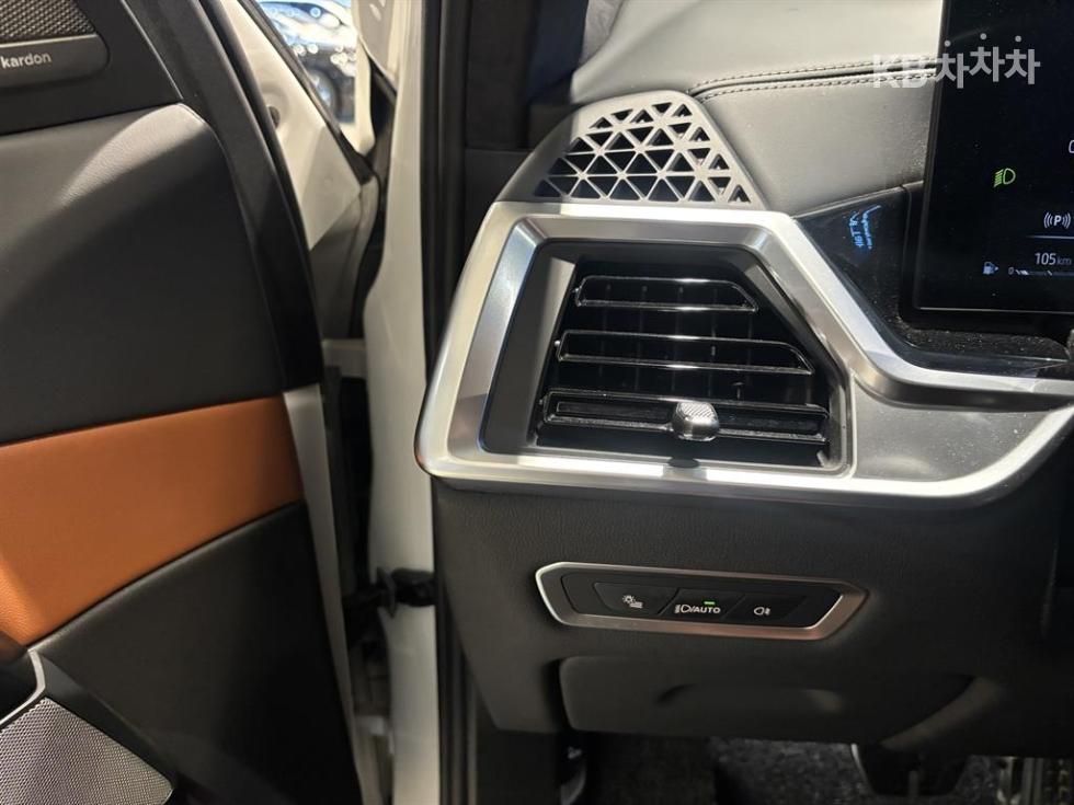BMW X7 — miniaturë 9