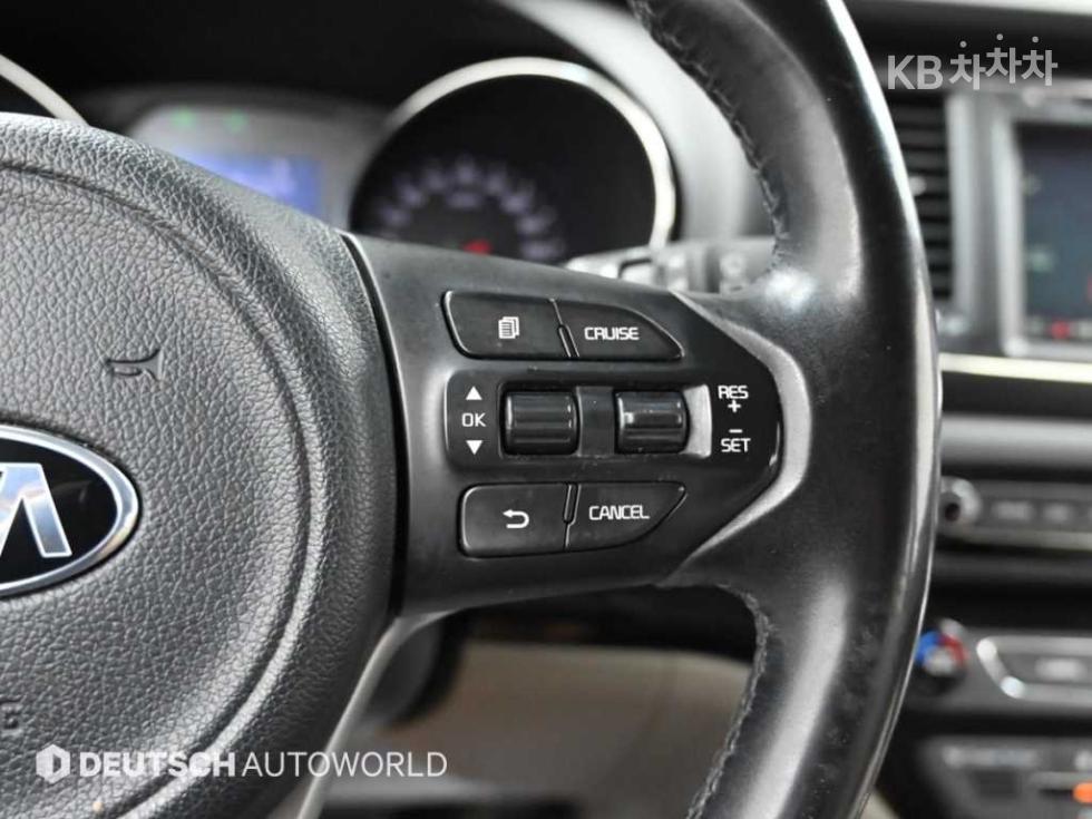 Kia Carnival — miniaturë 17