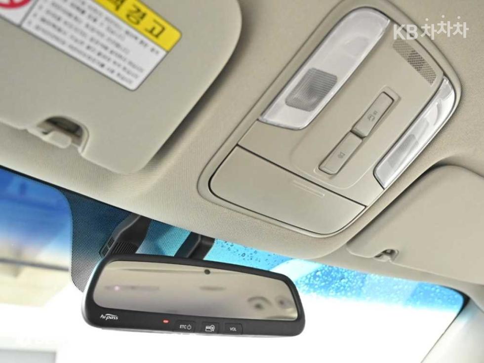 Kia Carnival — miniaturë 18