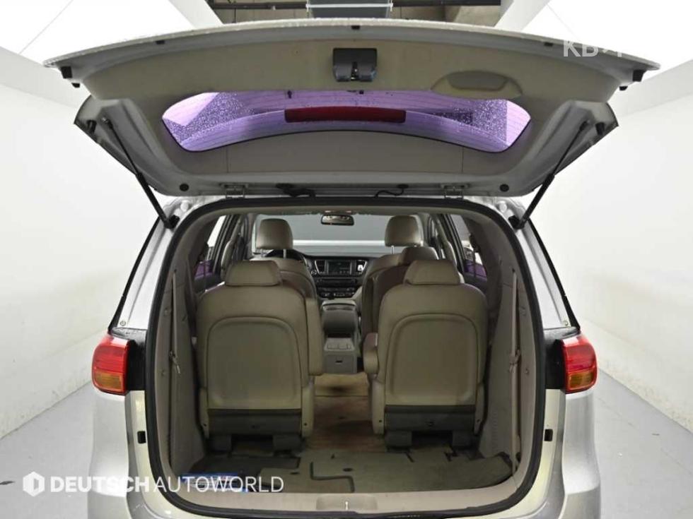 Kia Carnival — miniaturë 19