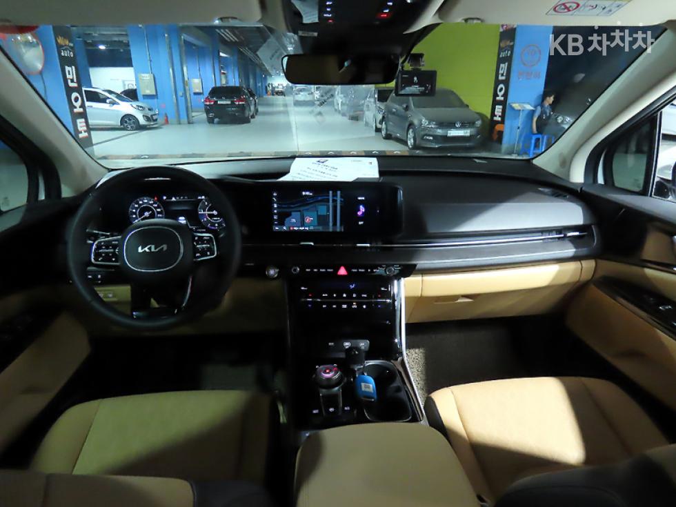 Kia Carnival — miniaturë 5