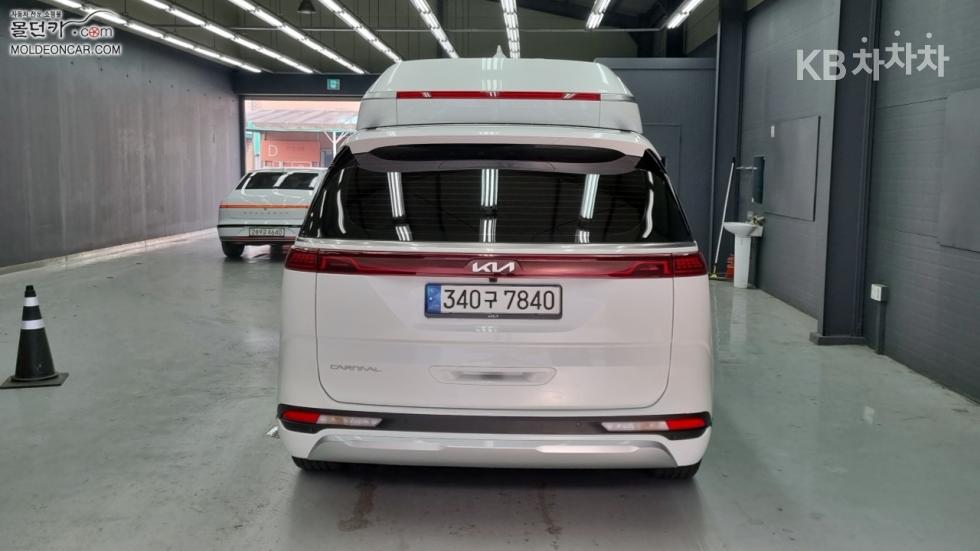 Kia Carnival — miniaturë 4