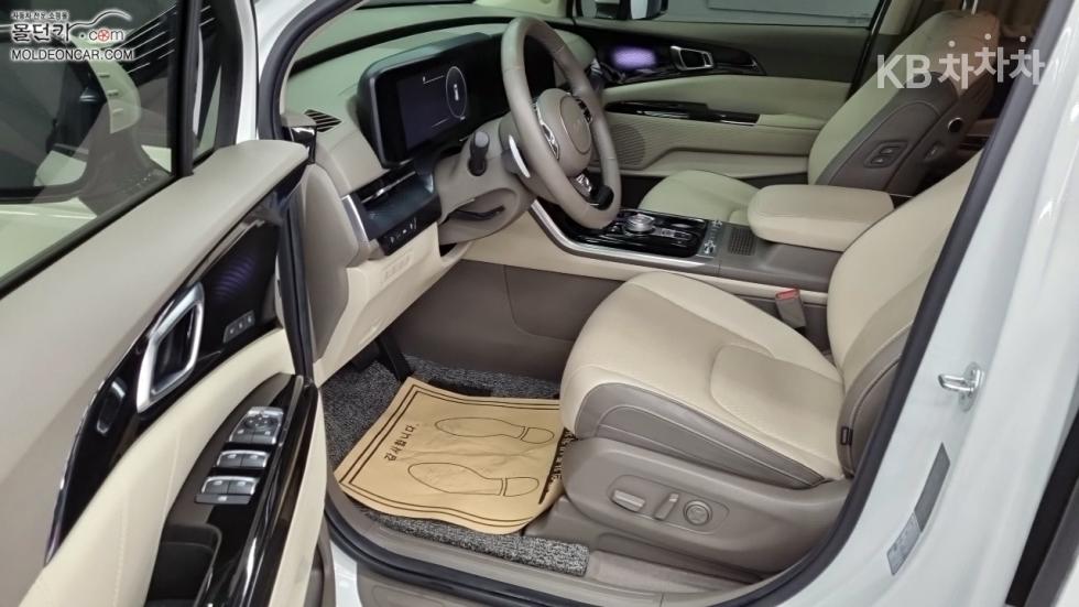 Kia Carnival — miniaturë 9