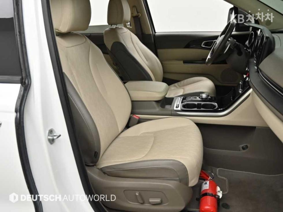 Kia Carnival — miniaturë 10