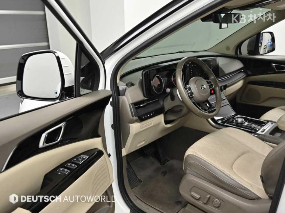 Kia Carnival — miniaturë 11
