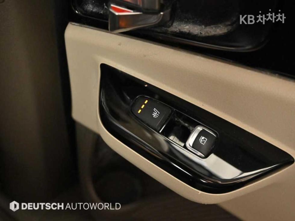 Kia Carnival — miniaturë 16