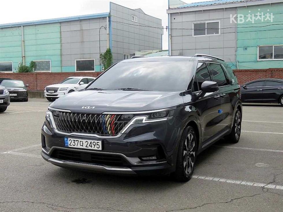 Kia Carnival — miniaturë 2