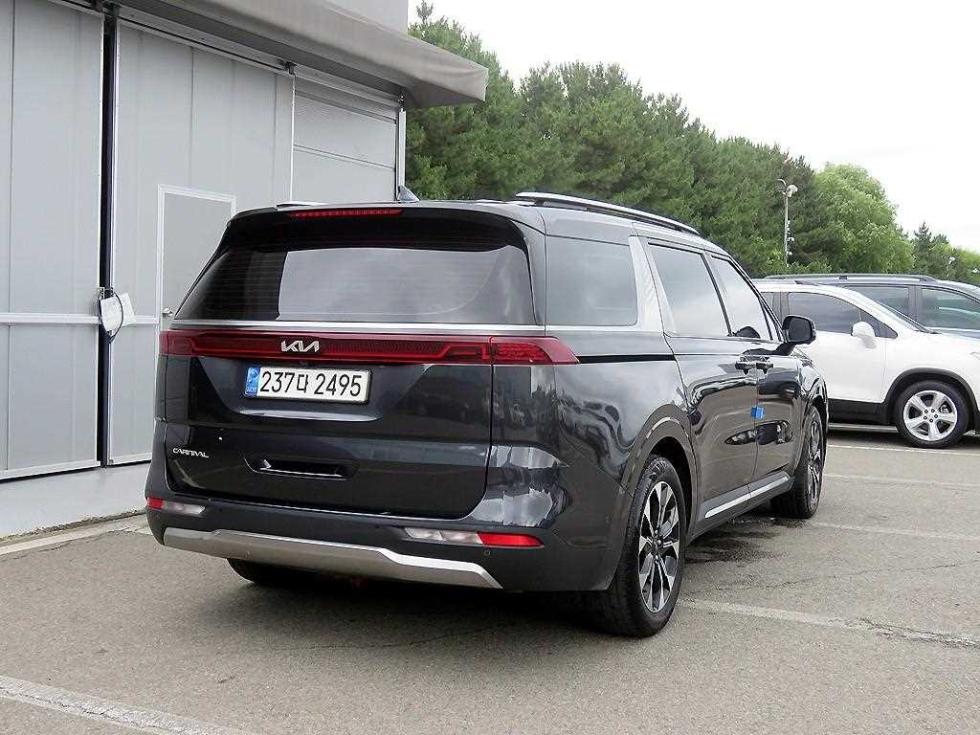 Kia Carnival — miniaturë 4