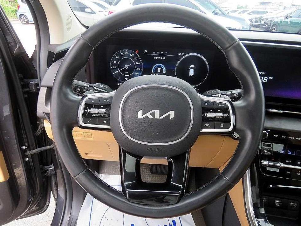 Kia Carnival — miniaturë 10