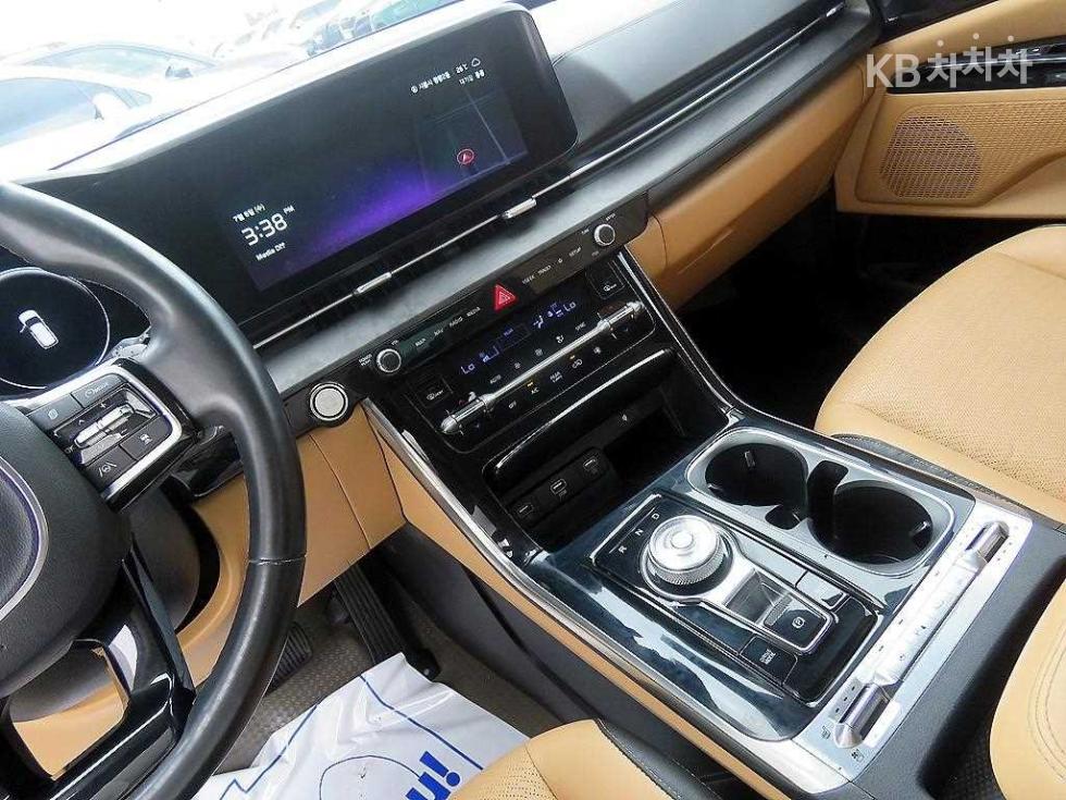 Kia Carnival — miniaturë 11