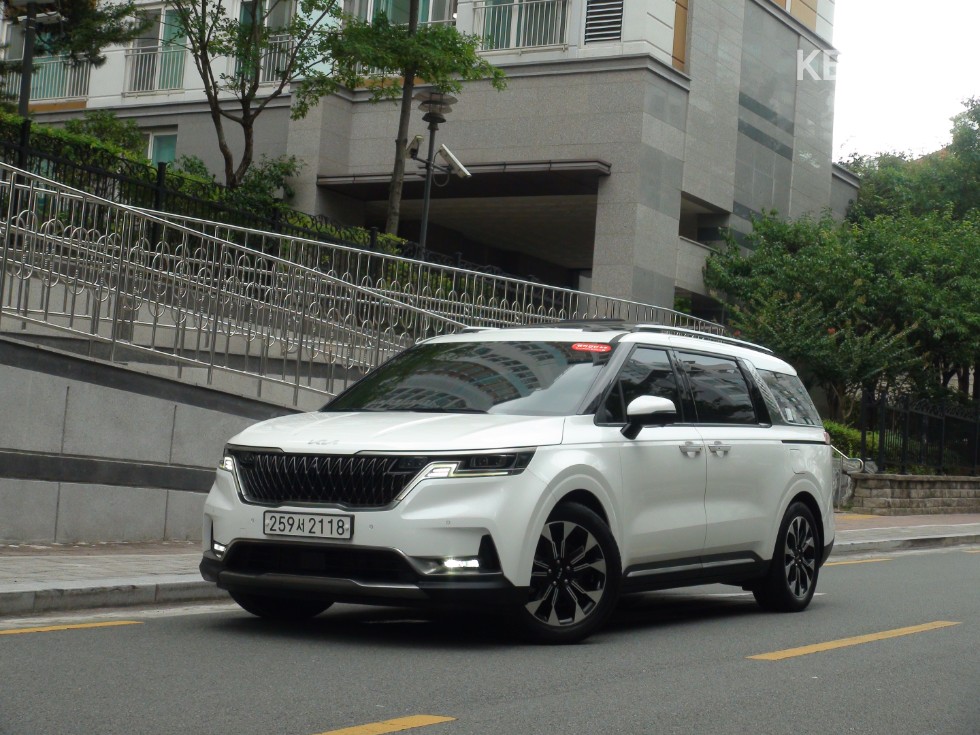 Kia Carnival — miniaturë 2