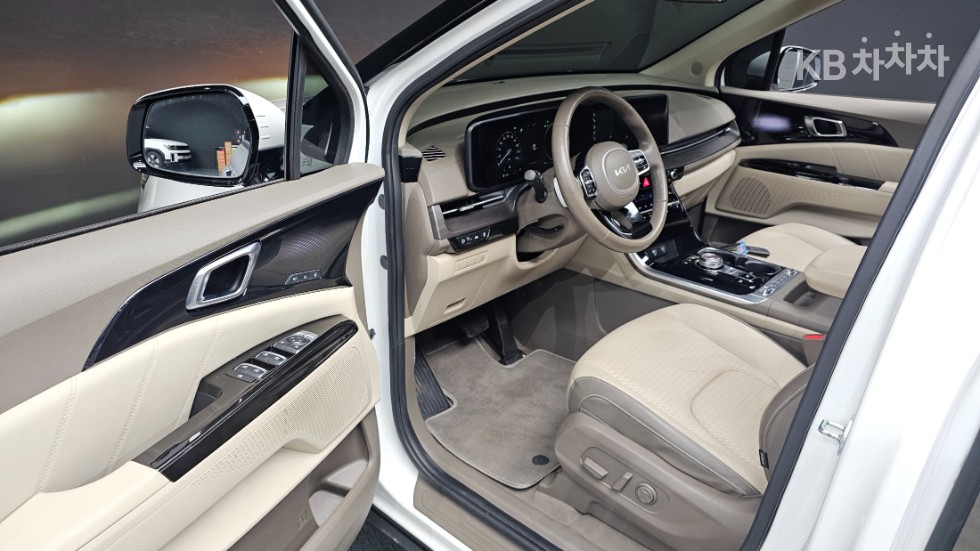 Kia Carnival — miniaturë 9
