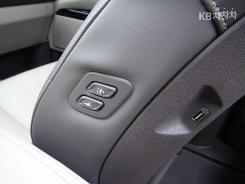 Kia Carnival — miniaturë 22