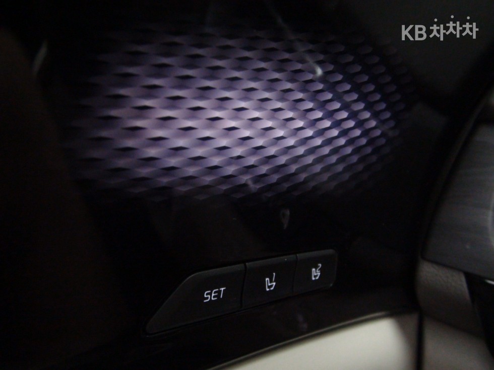 Kia Carnival — miniaturë 11