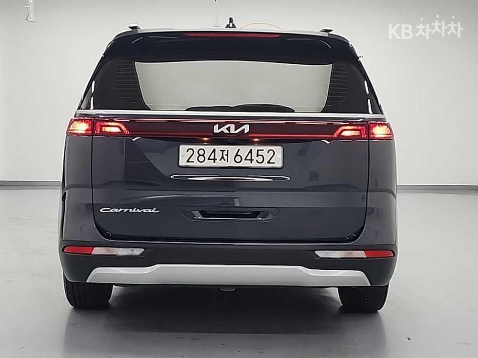 Kia Carnival — miniaturë 3