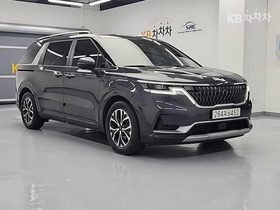 Kia Carnival — miniaturë 4
