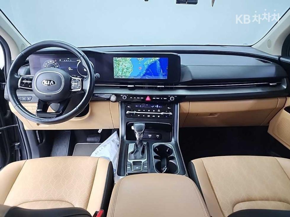 Kia Carnival — miniaturë 7